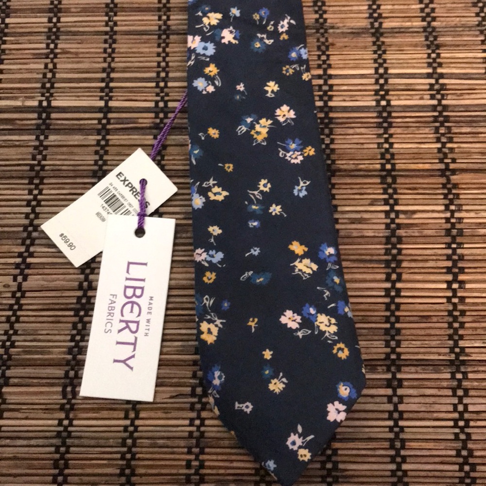 NWT Express Tie